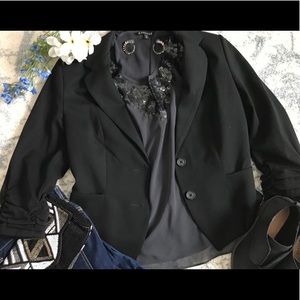Black 3/4 sleeve blazer